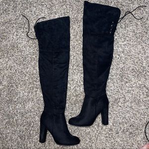 NWOB Knee High Black Suede Boots